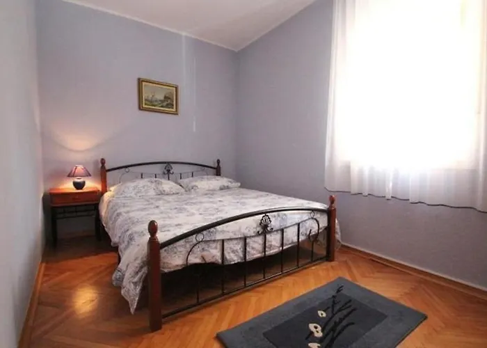 Maria Villa